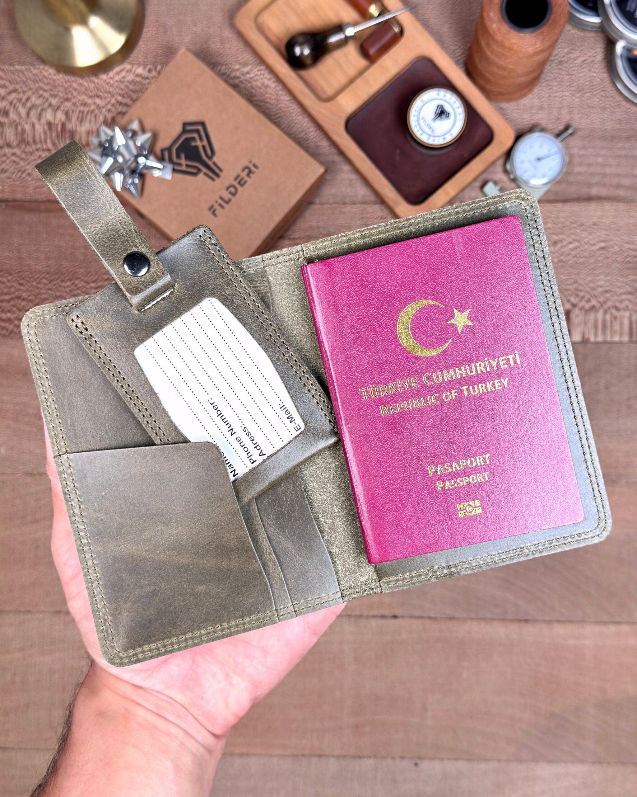 Pasaport Kabı ve Valiz Etiketi Hakiki Deri 2038 - Yeşil Crazy