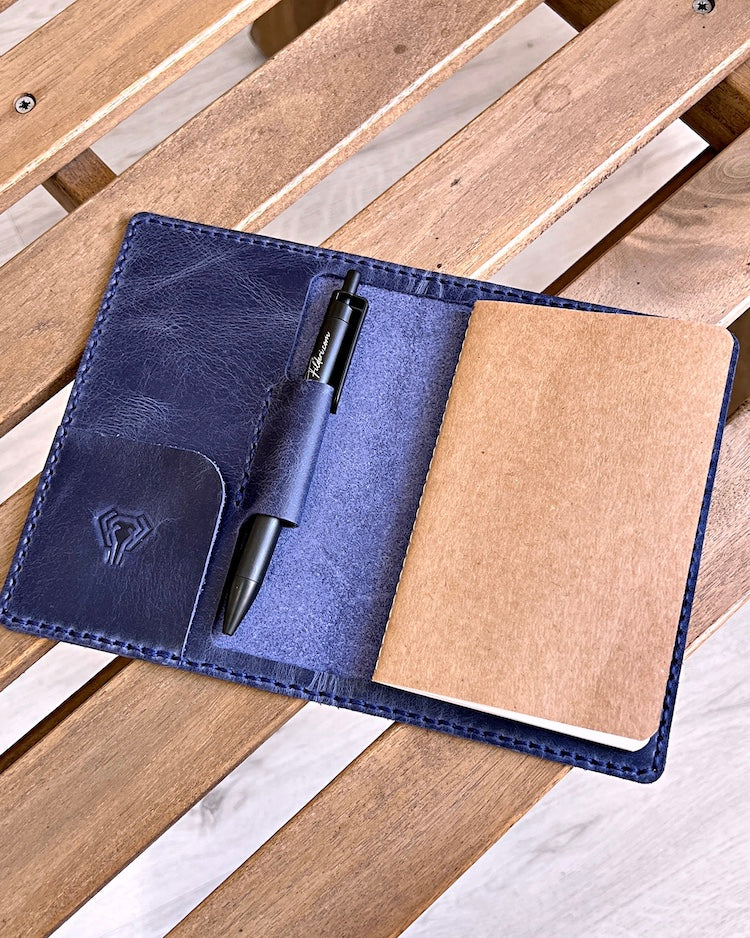 Defter Kılıfı – Lacivert Renk Hakiki Deri, Kapaklı Model | 2051