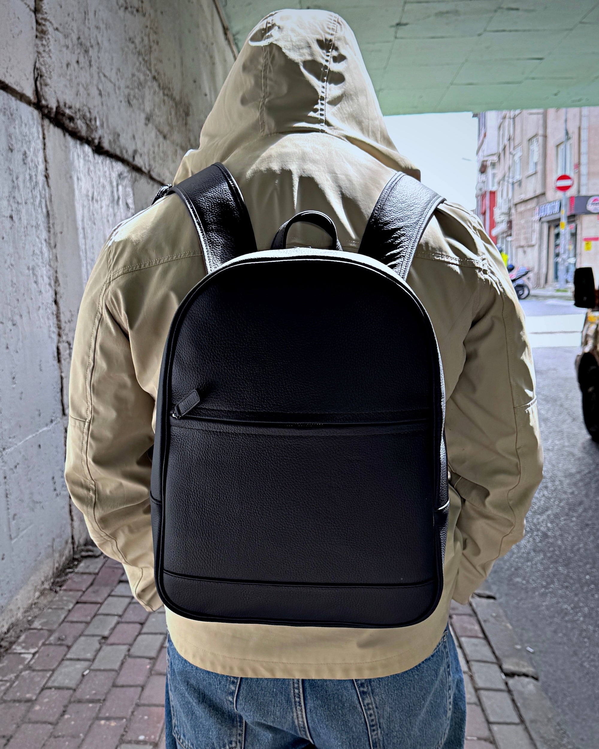 Hakiki Deri Sırt Çantası – Laptop Bölmeli Siyah Renk | 2148