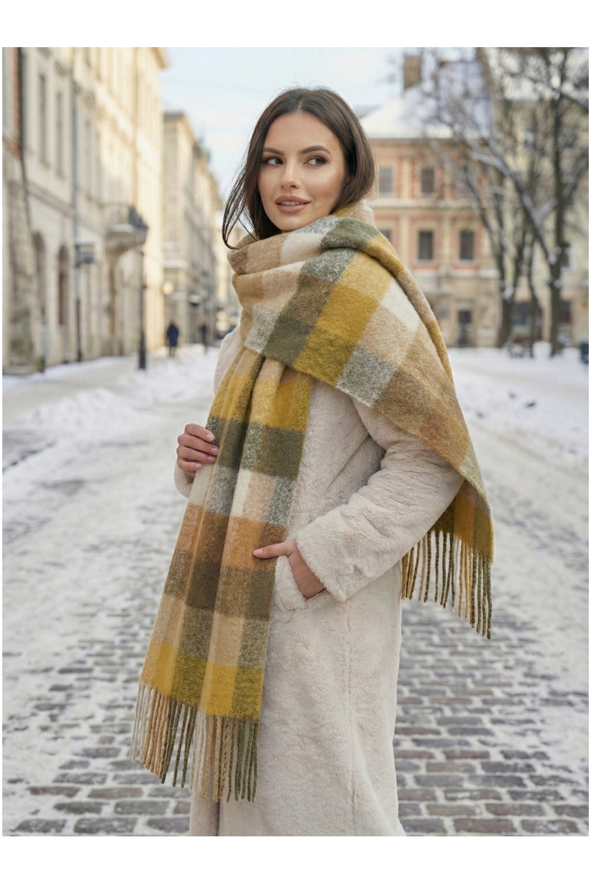 Kare Desenli Kahverengi-sarı-bej-gri Püsküllü Kalın Dokulu Atkı Sal1292