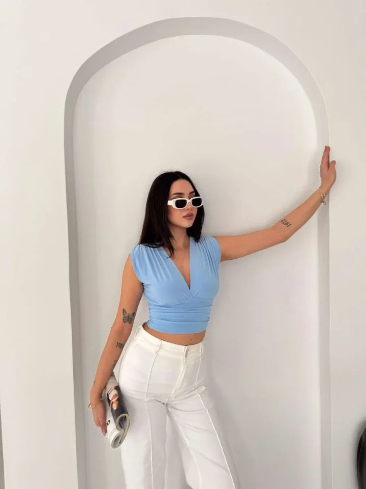 Vatkalı Kolsuz V Yaka Drapeli Crop Bluz Likralı Fit - Bebek Mavisi