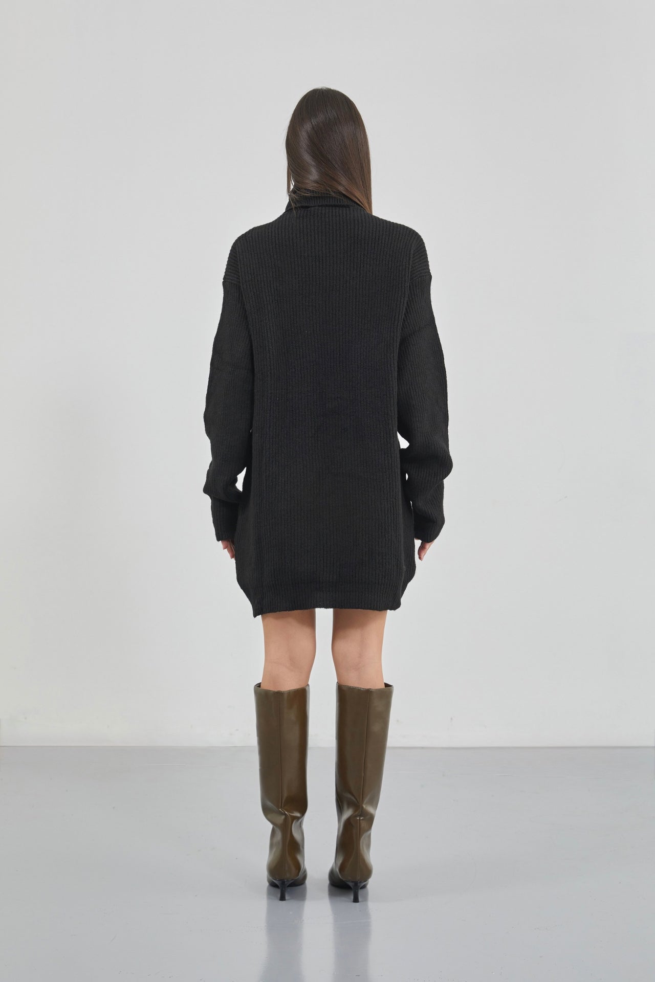 Oversize Balıkçı Yaka Siyah Triko Tunik