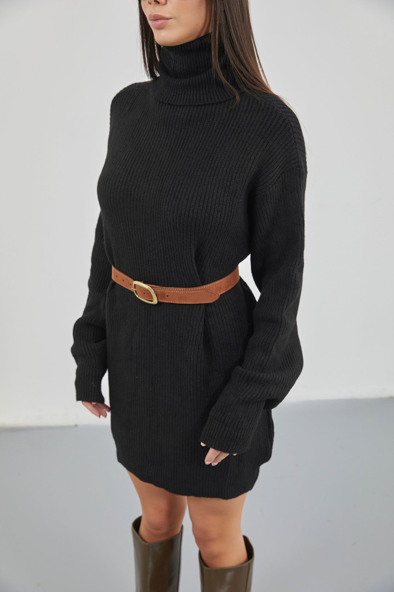 Oversize Balıkçı Yaka Siyah Triko Tunik