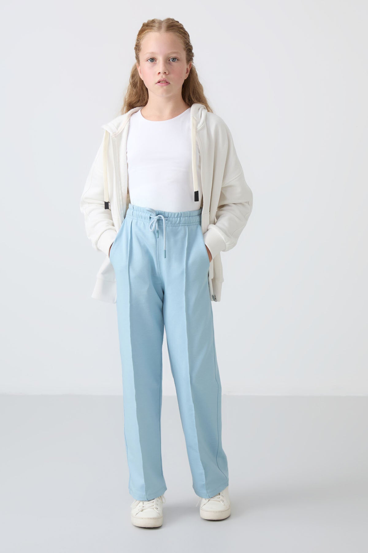 Açık Mavi Cepli Ön Dikiş Detaylı Geniş Paça Kız Çocuk Eşofman Altı -75144