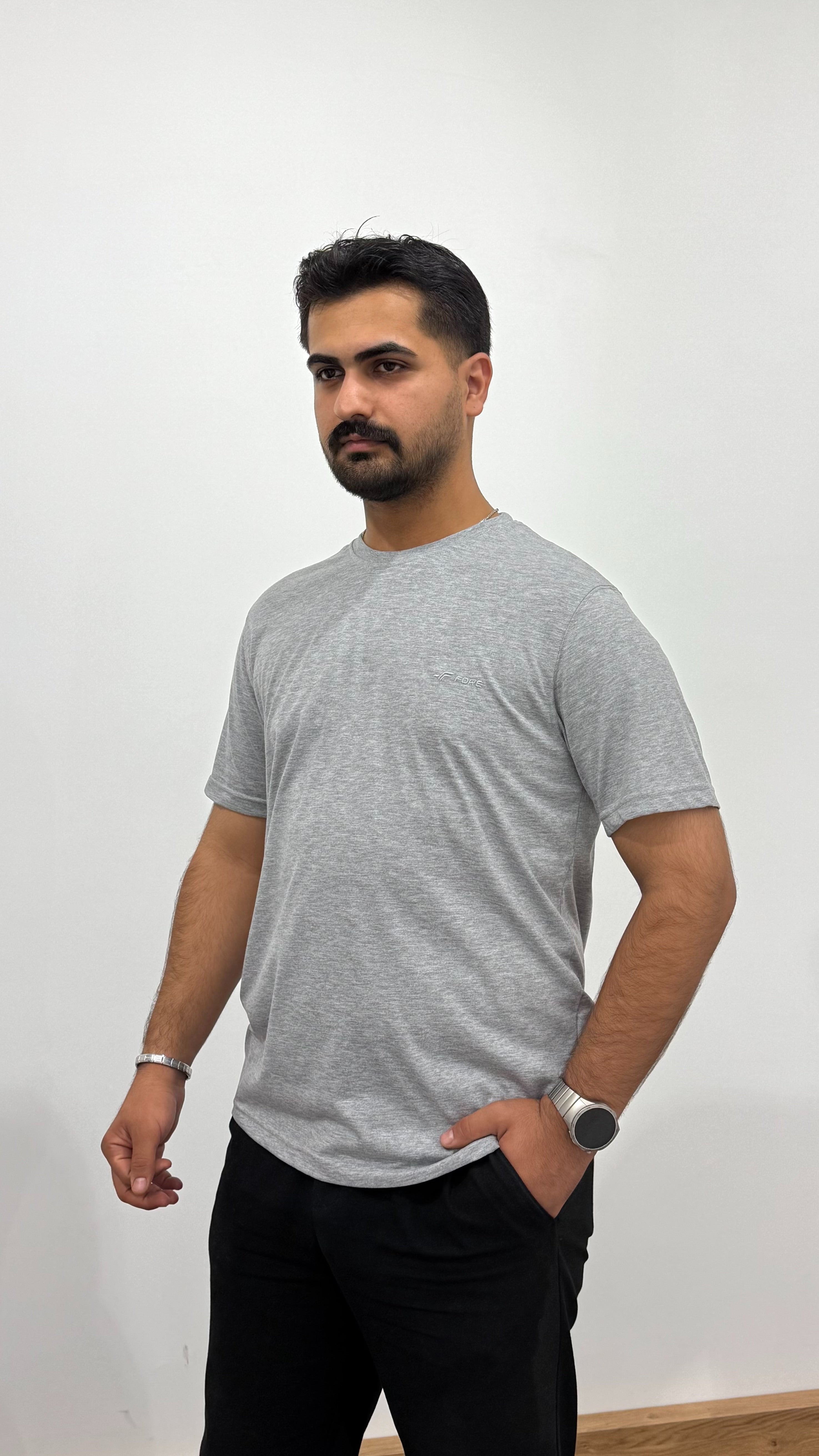 BİSİKLET YAKA NAKIŞ BASKILI TSHİRT