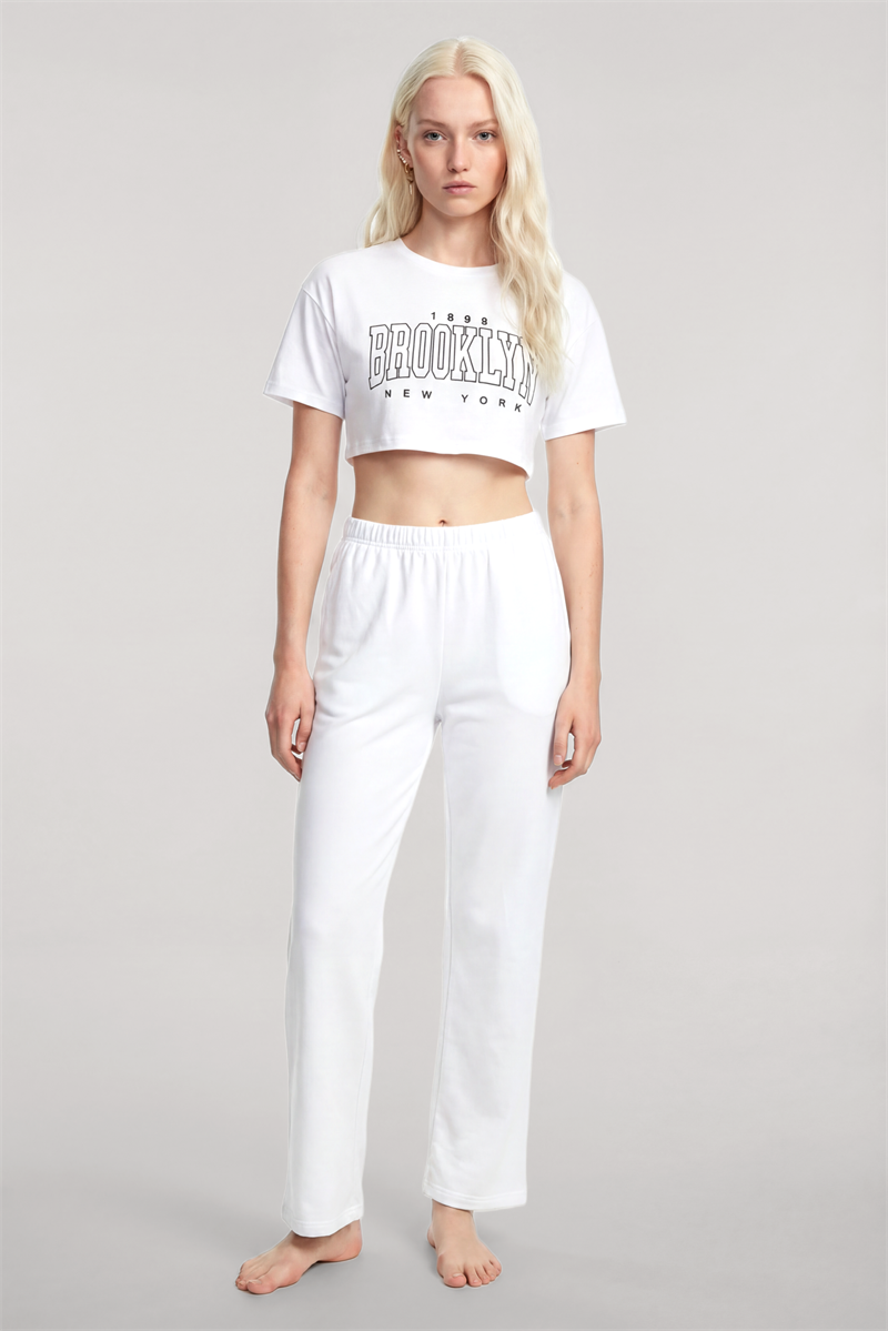 Akbeniz Baskılı Crop T-Shirt Pantolon Takım Beyaz