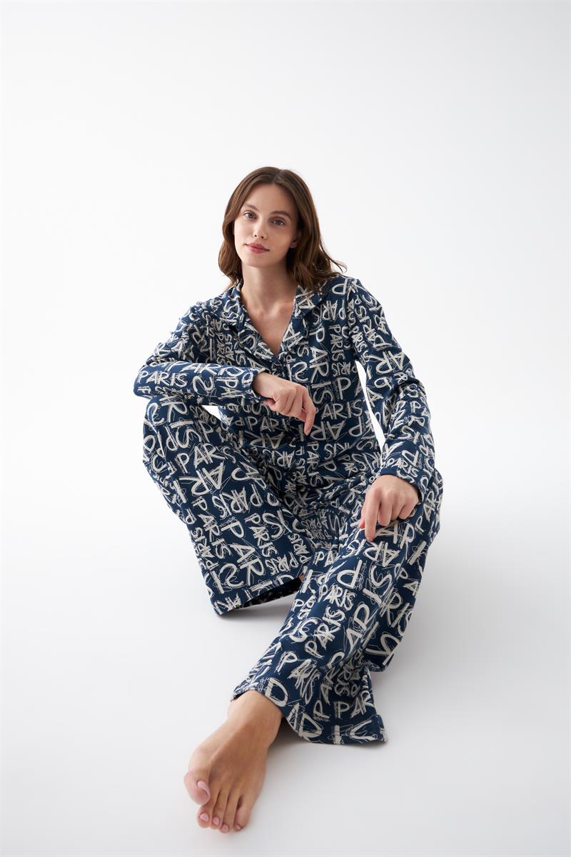 Akbeniz Kadın Lacivert “Paris” Yazı Desenli Düğmeli Pamuklu Pijama Takımı