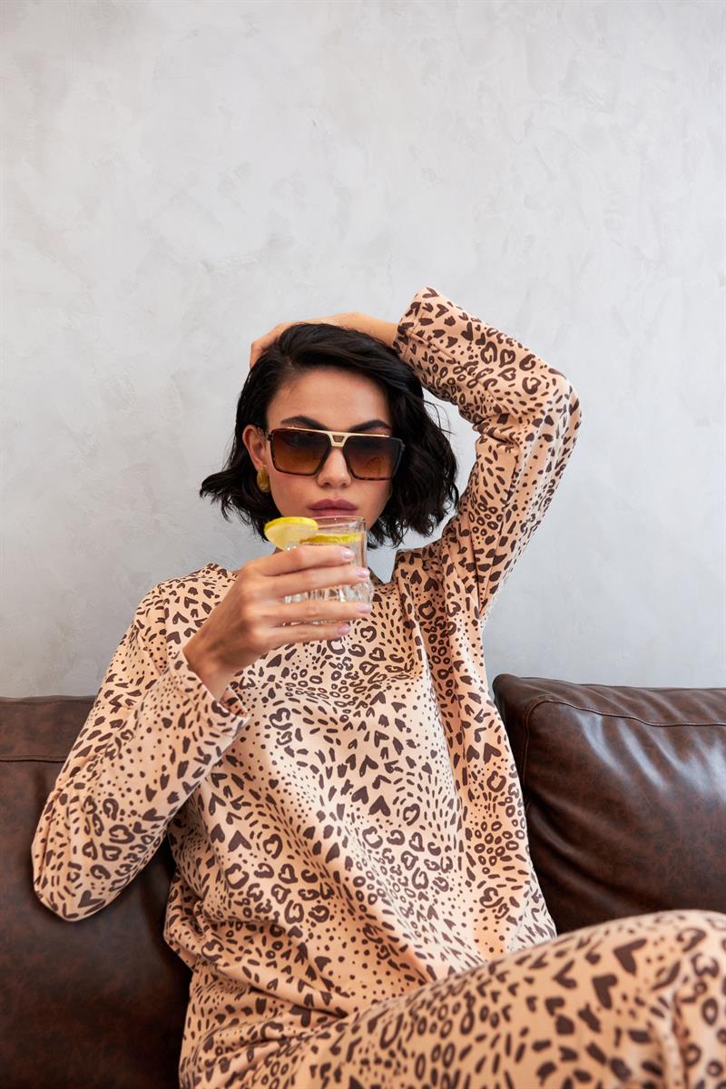 Akbeniz Kadın Oversize Bej Leopar Desenli Pamuklu Kalın Pijama Takımı