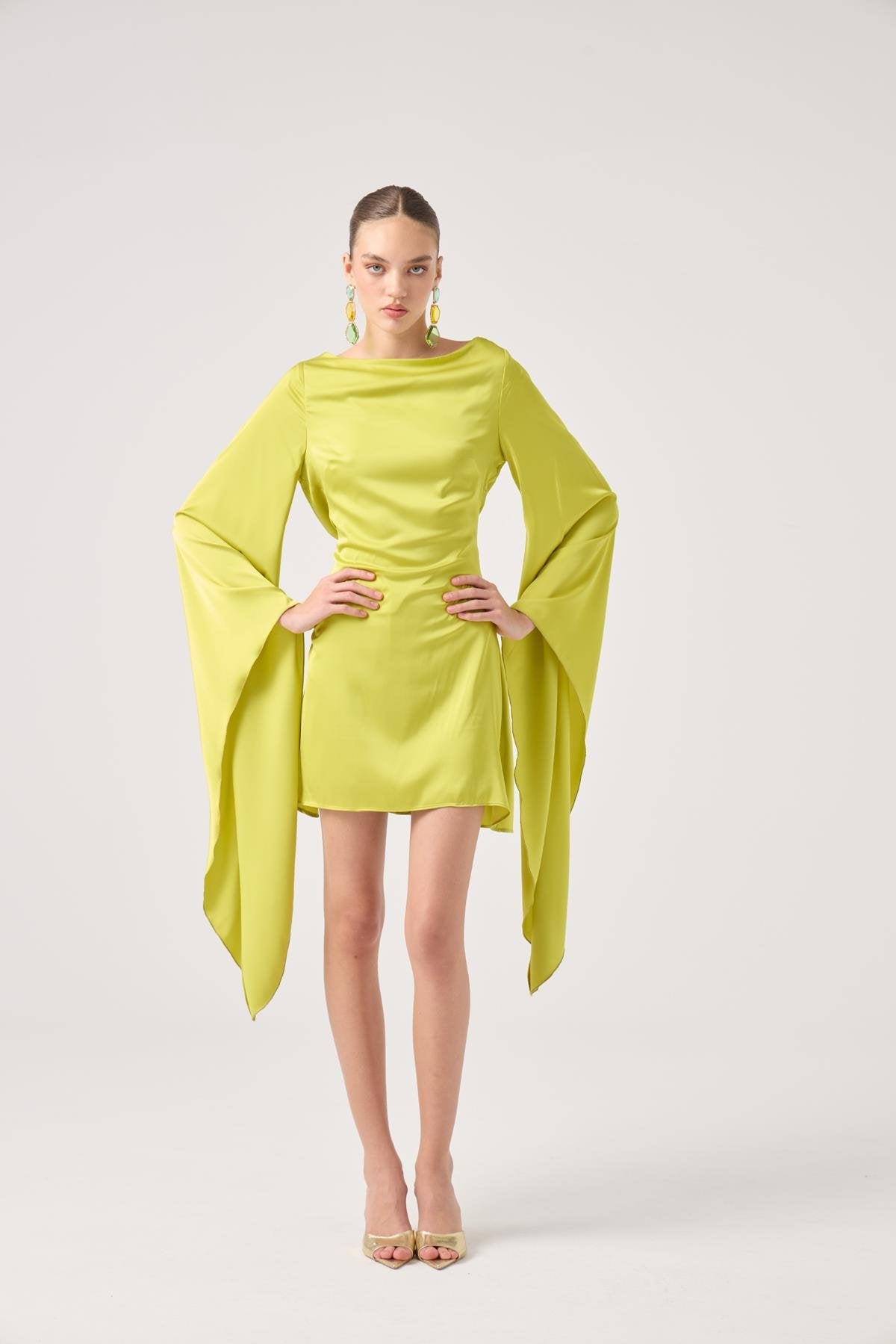 Sırtı Açık İspanyol Kol Saten Halle Elbise Yeşil