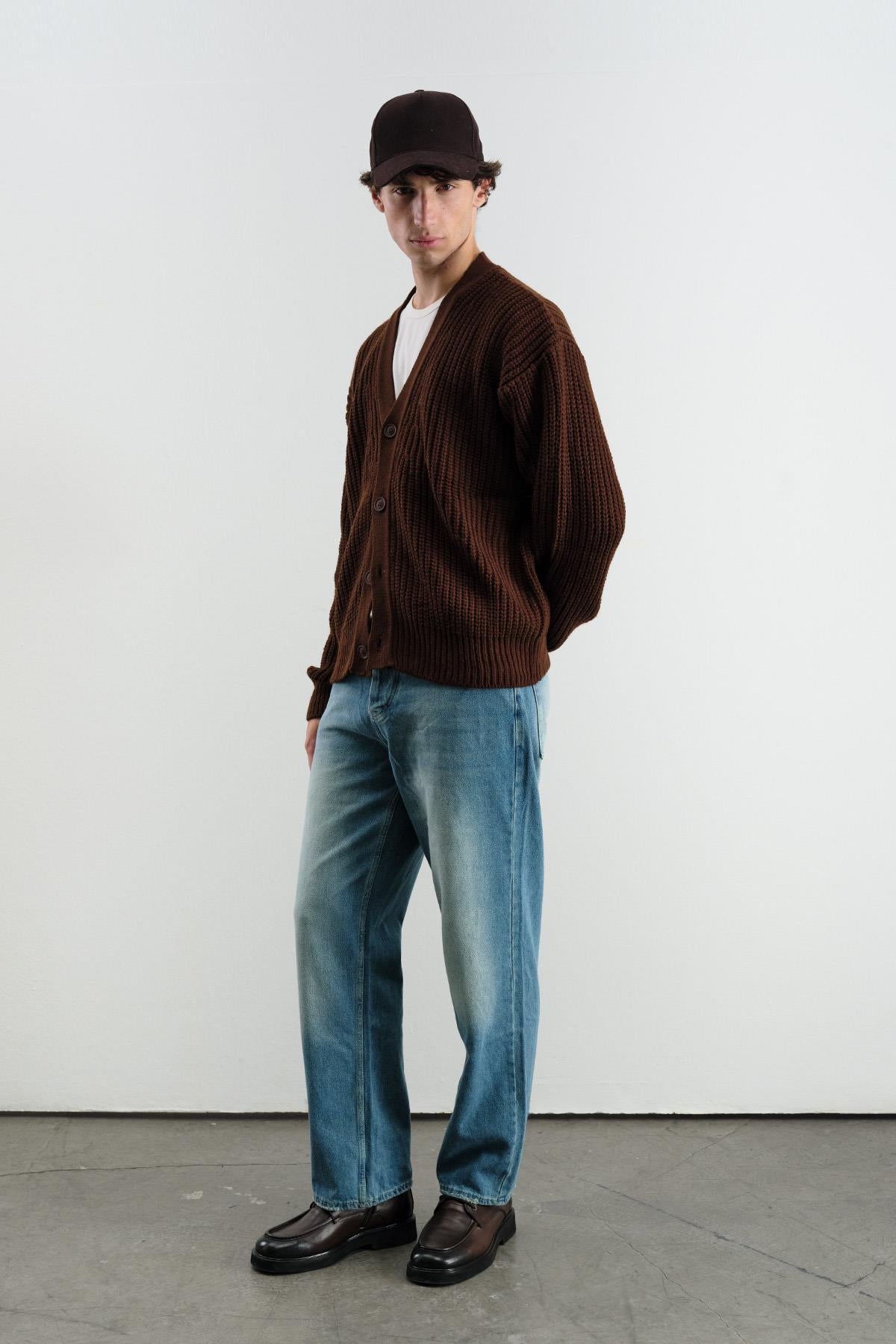 BASIC DOKULU KAHVERENGİ HIRKA