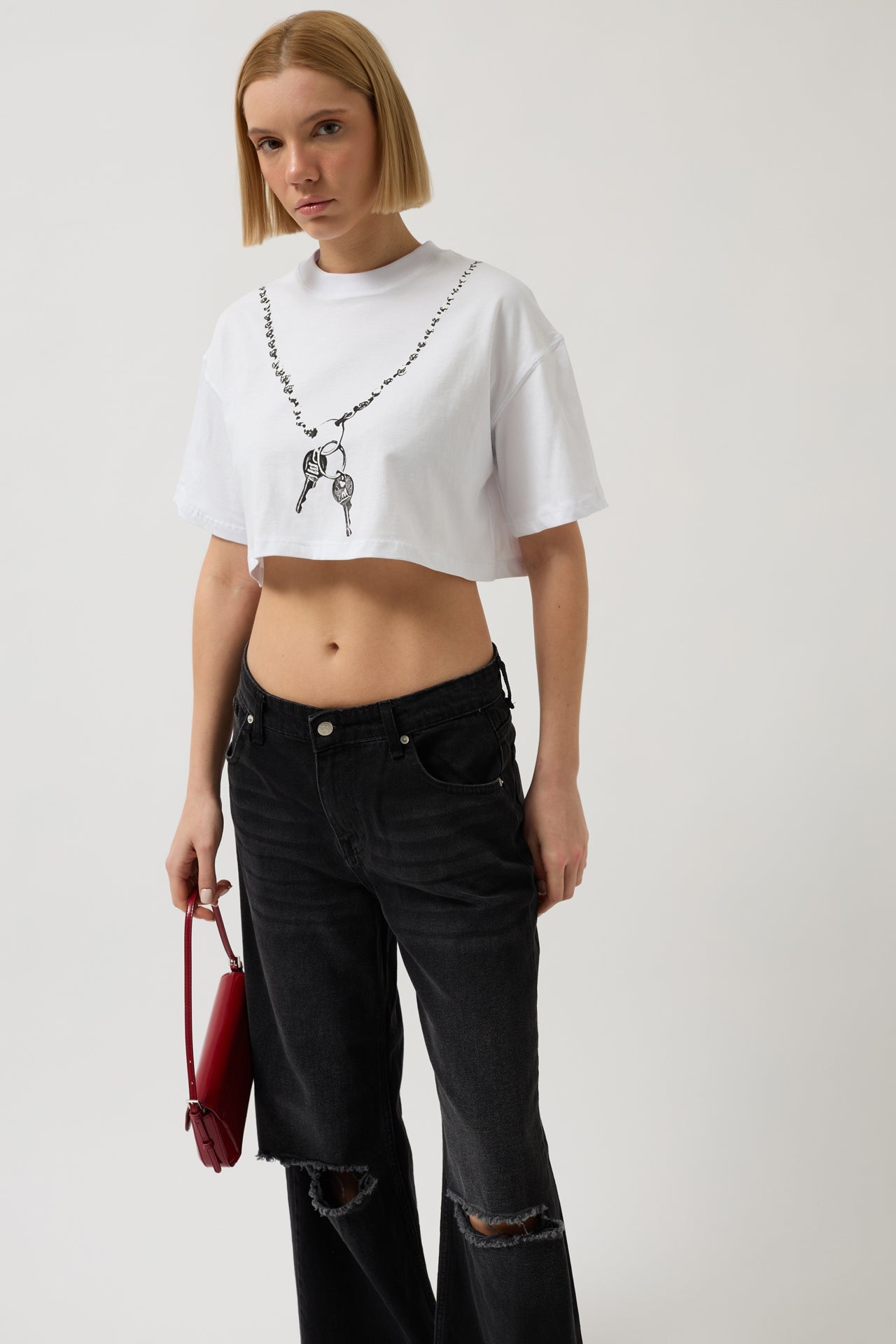 Zincir Baskılı Crop Beyaz T-Shirt