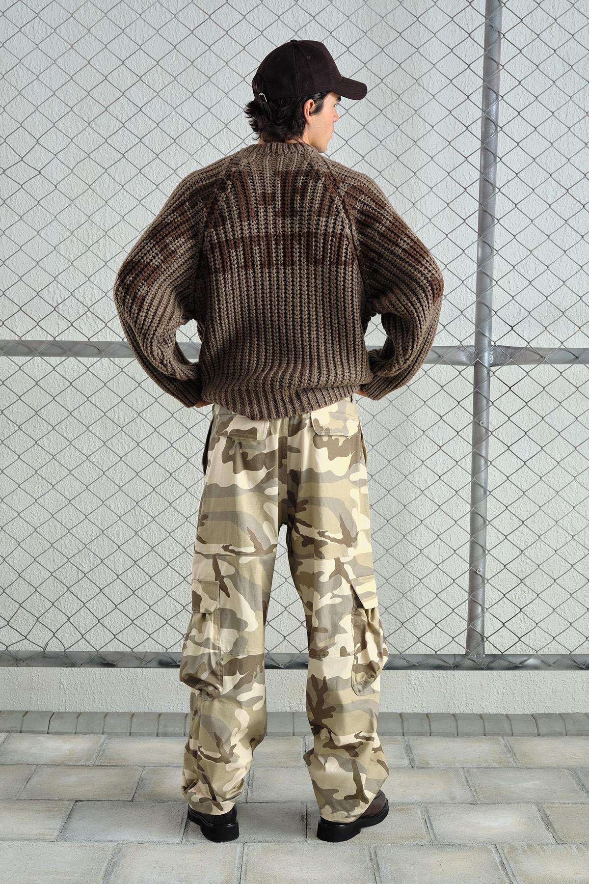 BOL KESİM BASKILI KALIN ÖRGÜLÜ TRİKO KAHVERENGİ KAZAK