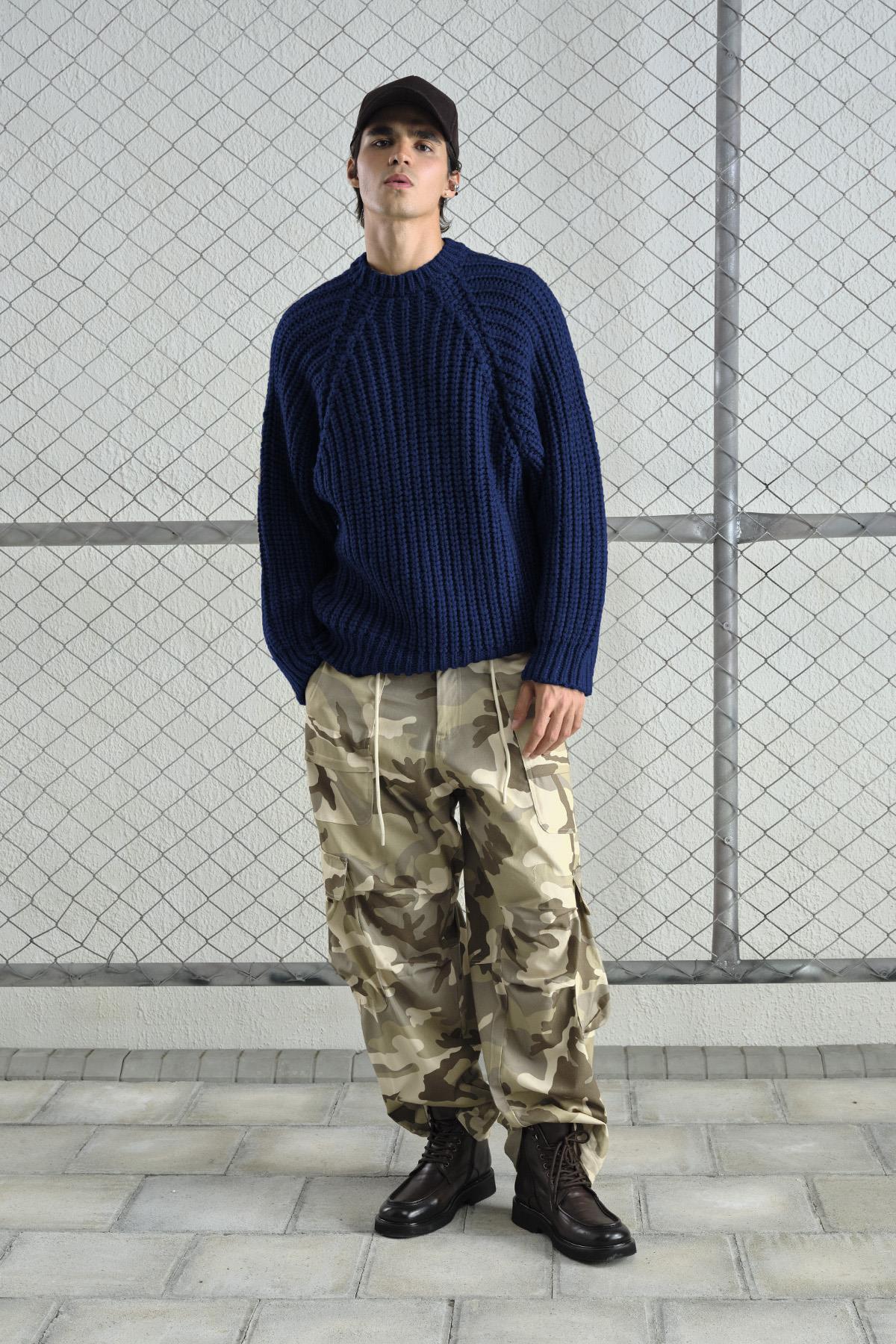 BOL KESİM BASKILI KALIN ÖRGÜLÜ TRİKO LACİVERT KAZAK