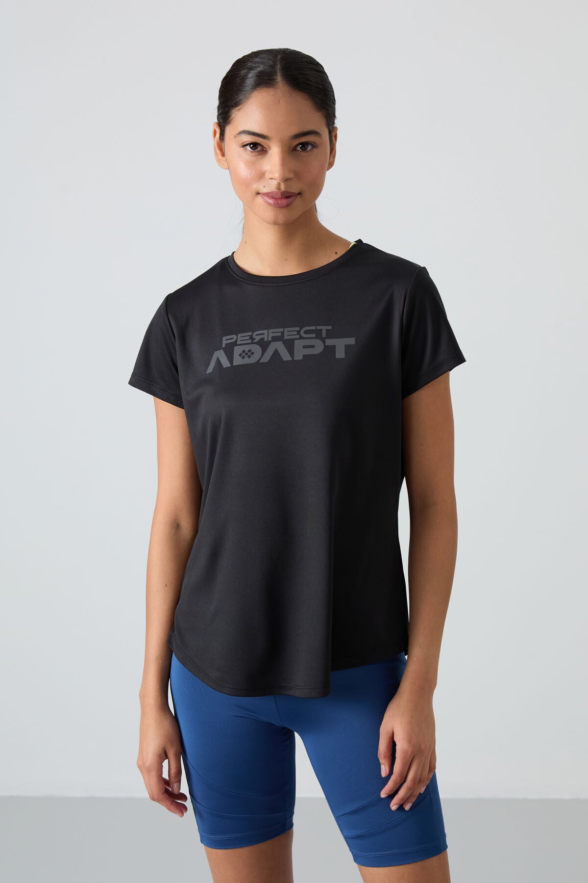 Siyah Nefes Alan Dokulu İnce Esnek Standart Fit Performans Kadın T-Shirt - 97283