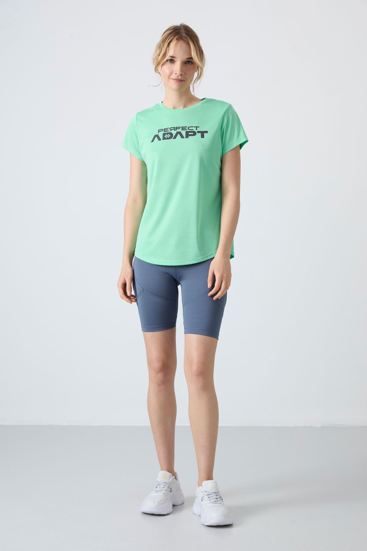 Su Yeşili Nefes Alan Dokulu İnce Esnek Standart Fit Performans Kadın T-Shirt - 97283