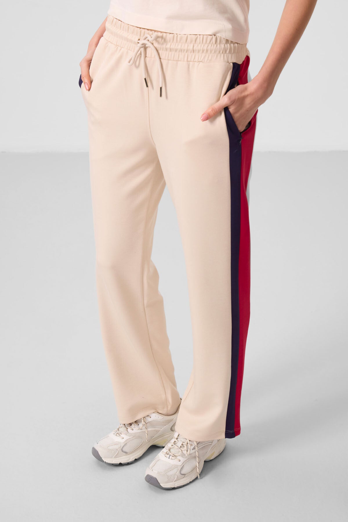 Bej Yumuşak Dokulu Yan Panel Detaylı Geniş Paça Kadın Palazzo Pantolon - 94671