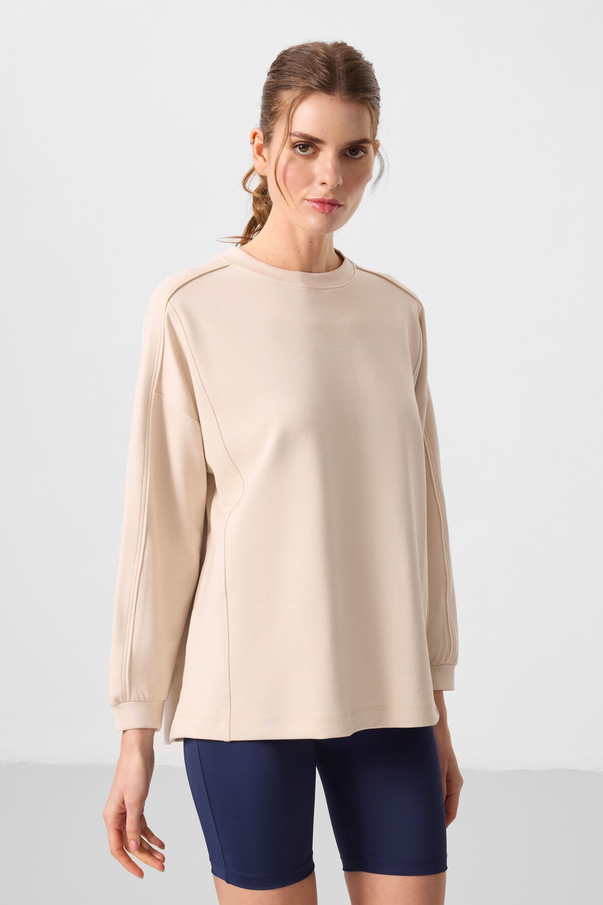 Bej Yumuşak Dokulu O Yaka Oversize Kadın Tunik Sweatshirt - 97303