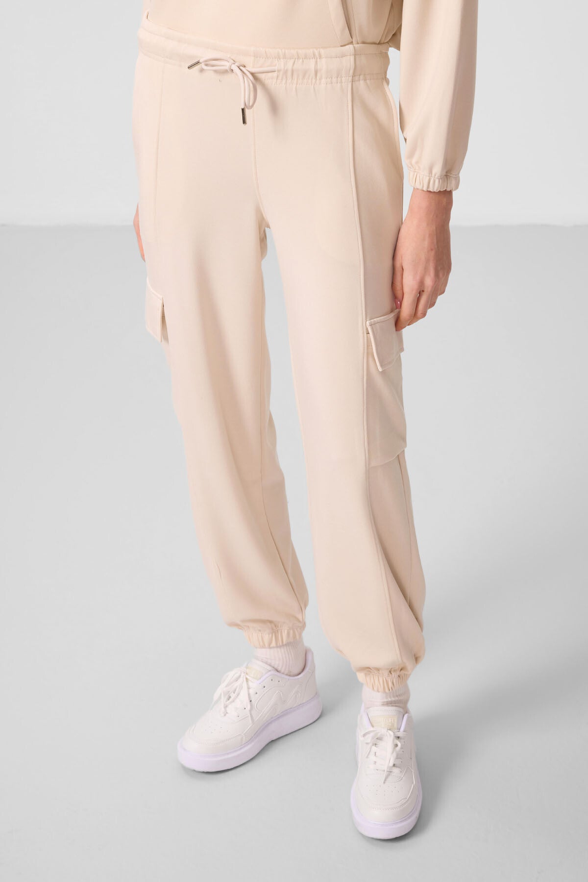 Bej Yumuşak Dokulu Dik Yaka Gizli Fermuarlı Oversize Kadın Eşofman Takım - 95351