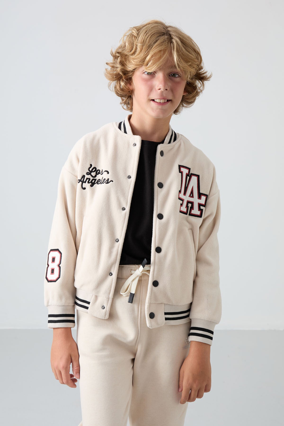 Bej Kalın Yumuşak Dokulu Standart Fit Nakışlı Polar Erkek Çocuk Kolej Ceket - 11227