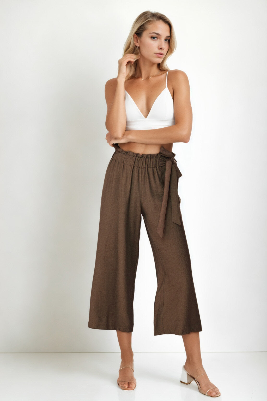Belde Kuşak Detaylı Geniş Paça Pantolon