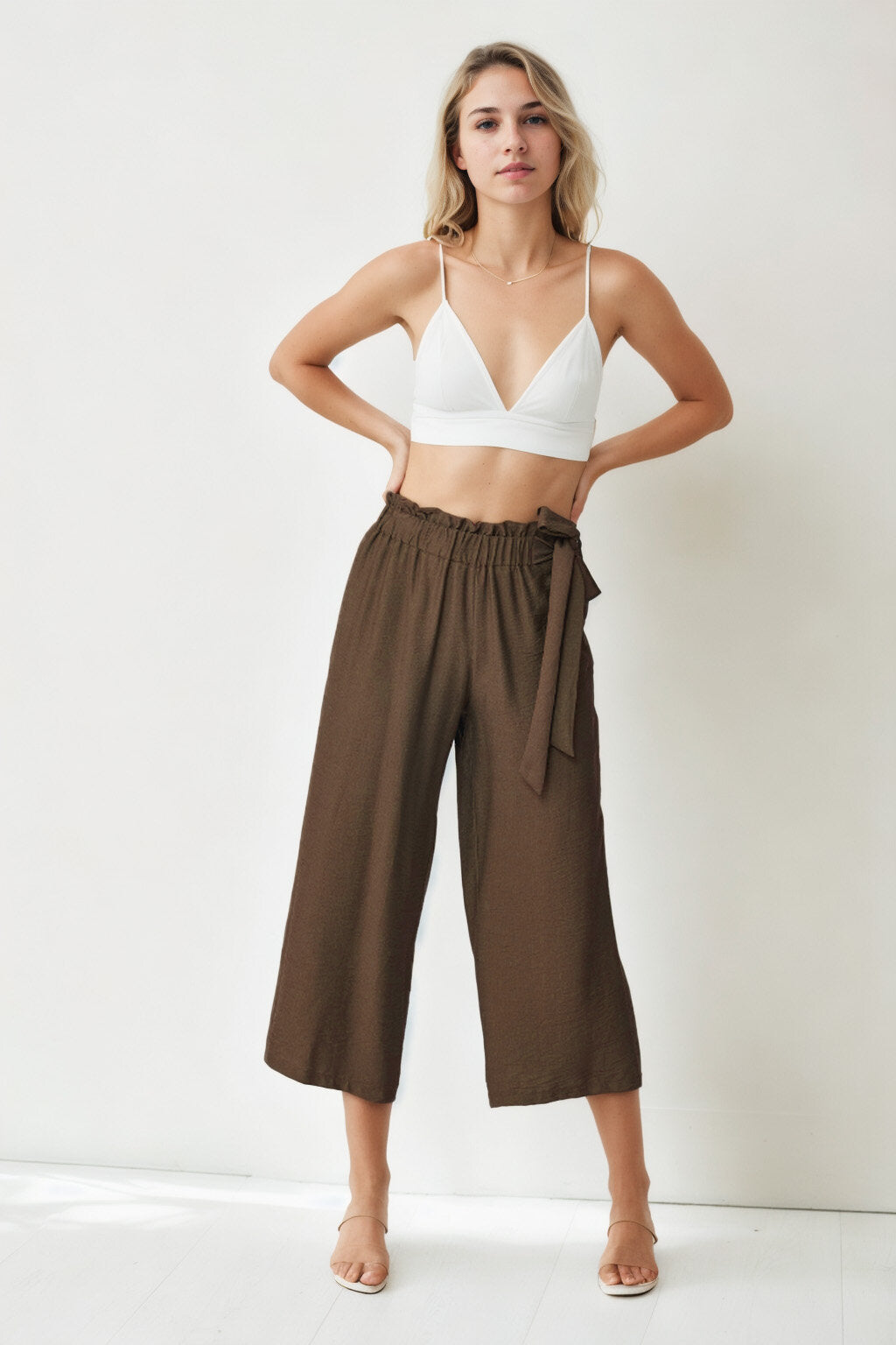 Belde Kuşak Detaylı Geniş Paça Pantolon