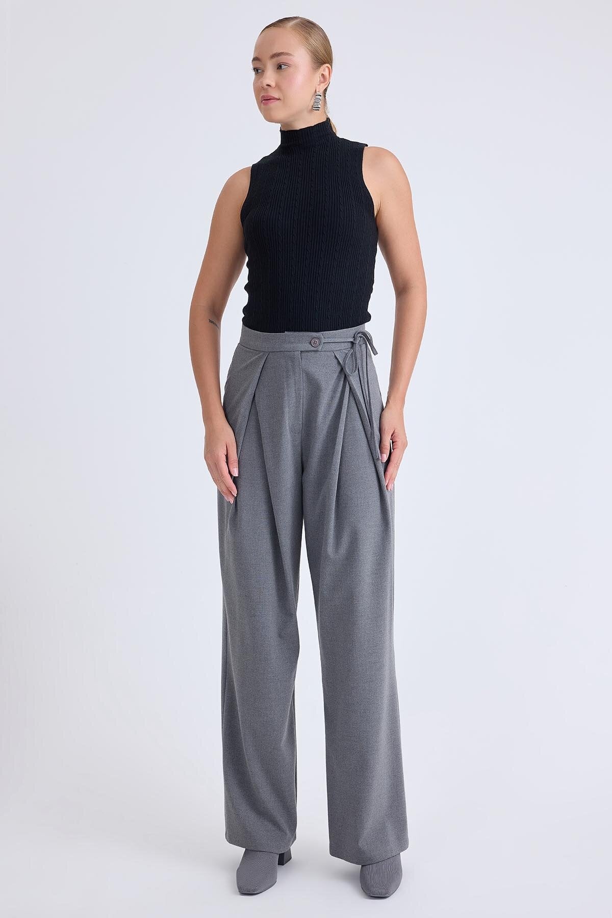 Beli Bağcıklı Geniş Paça Pantolon