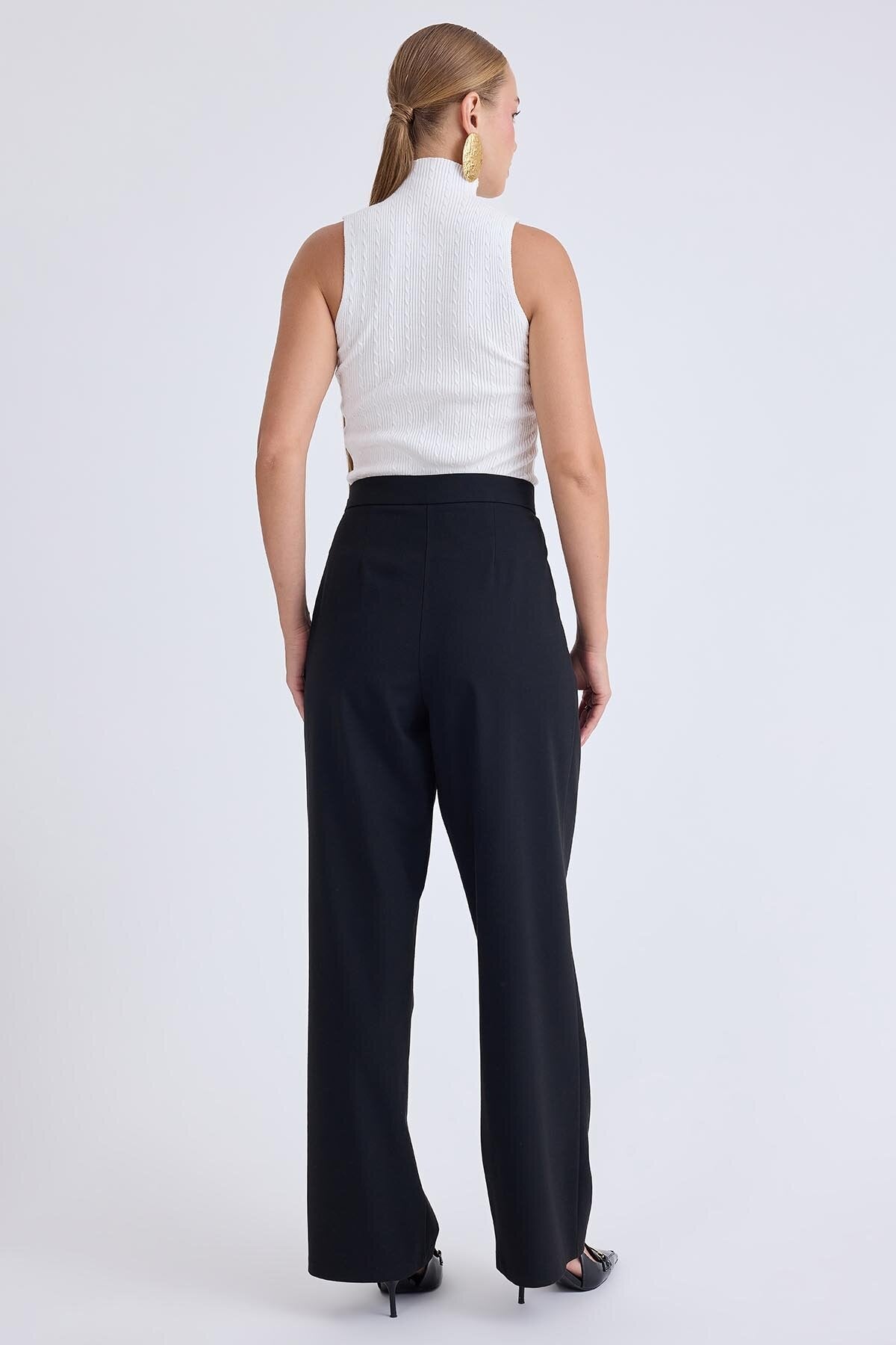 Beli Bağcıklı Geniş Paça Pantolon