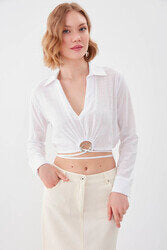 Beli Halka Detaylı V Yaka Lastikli Crop Bluz