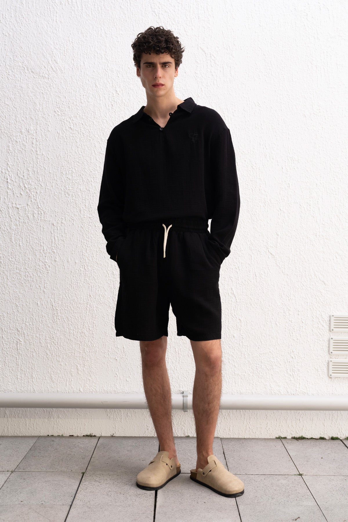 BELİ İPLİ SİYAH ŞORT