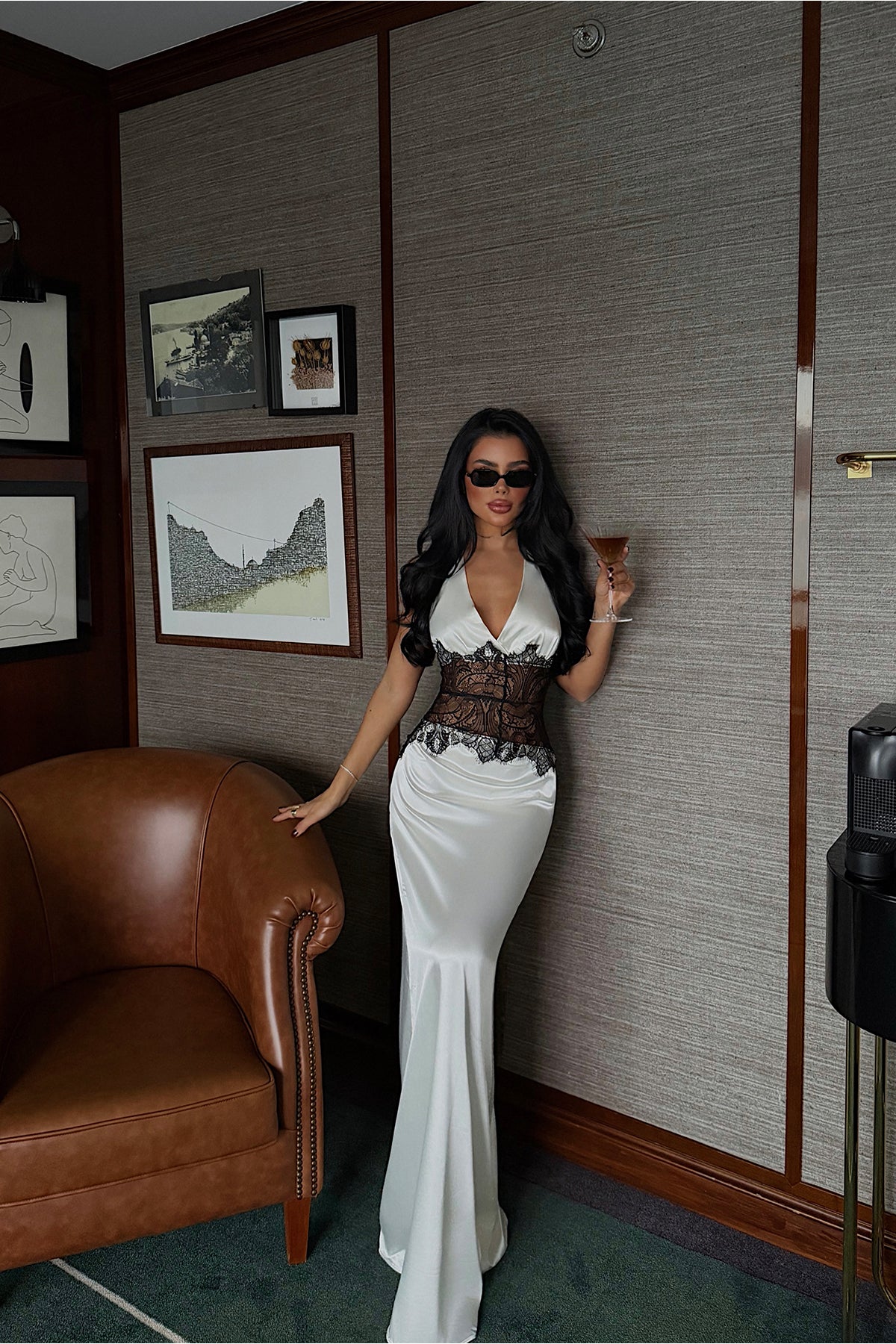 Beyaz Bathy Uzun Dantel Detaylı Saten Elbise ATE-4052