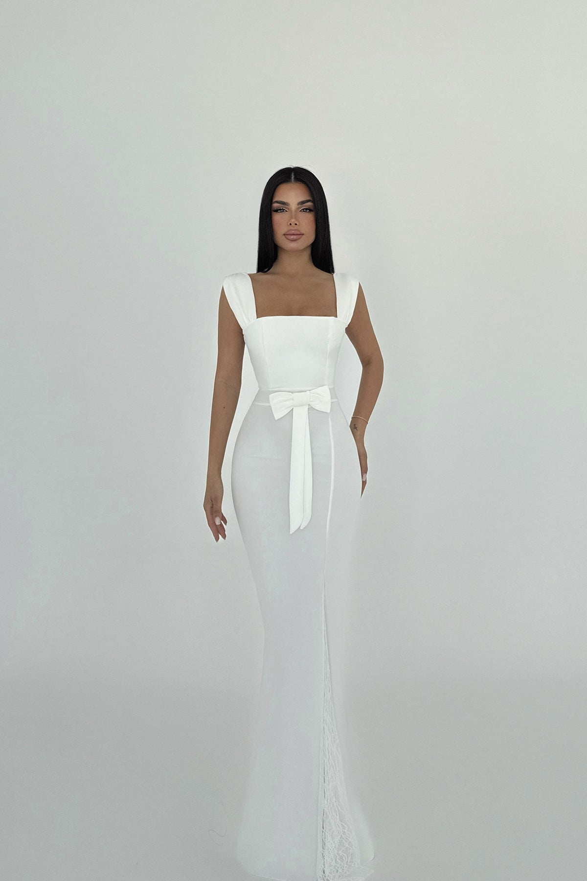 Beyaz Remmy Yırtmacı Dantel Detaylı Uzun Elbise ATE-2575