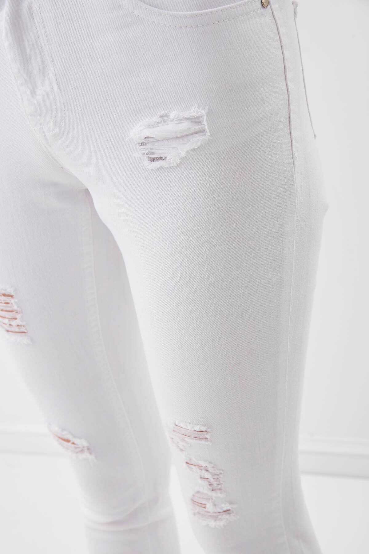 Beyaz Yırtık Skinny Denim Pantolon