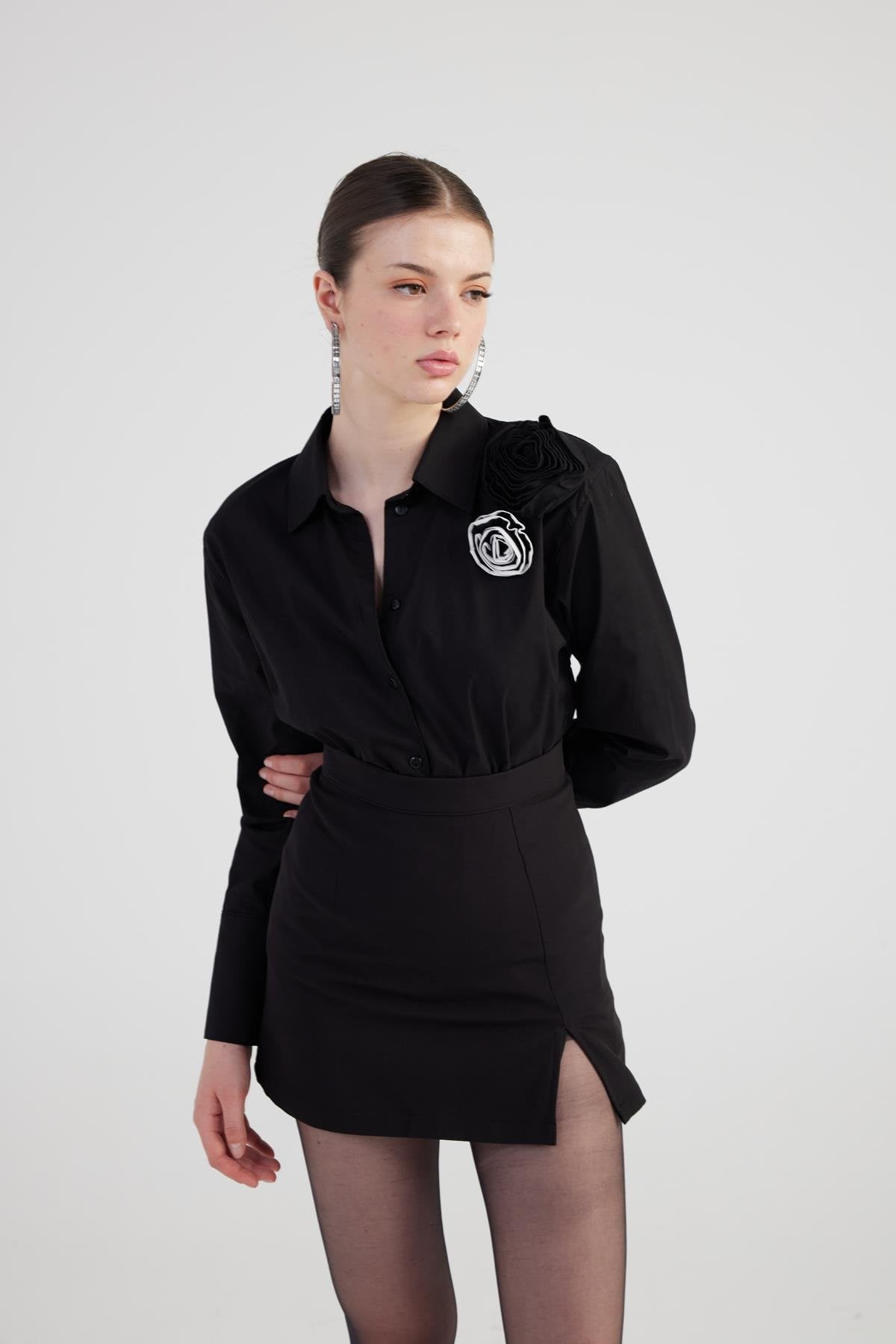 Gül Detaylı Poplin Madison Gömlek Siyah