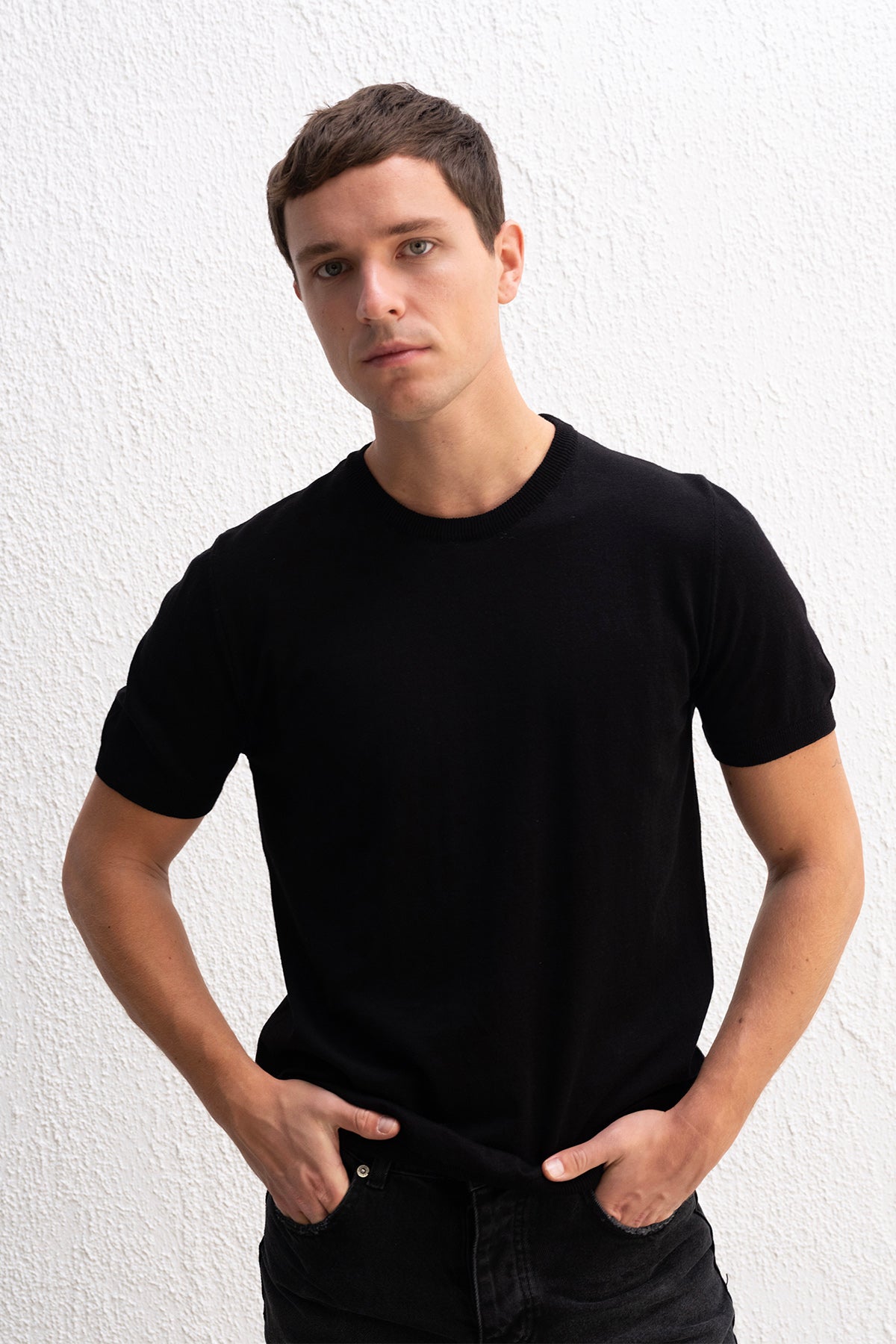 BİSİKLET YAKA TRİKO SİYAH T-SHIRT
