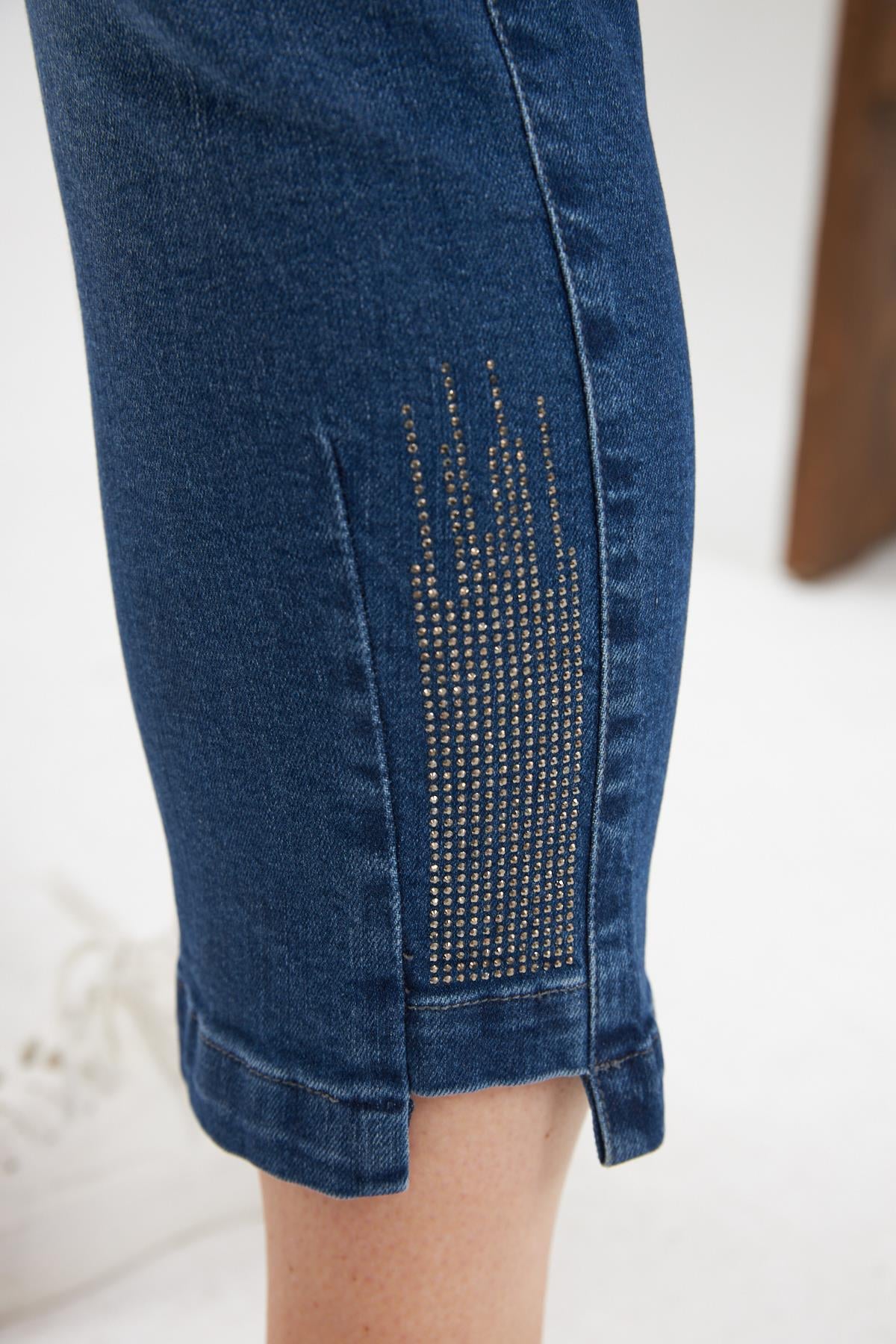 Büyük Beden Taş Detay Denim Pantolon Kim. Mavi