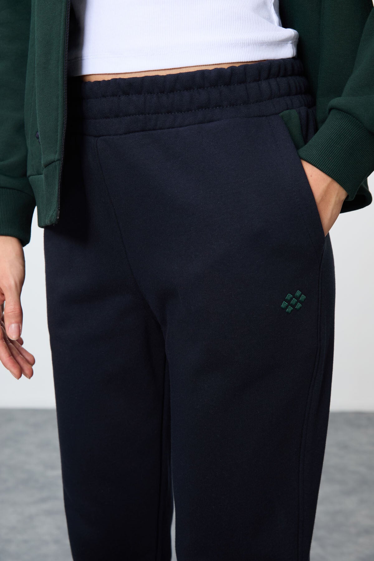 Çam Yeşili-Lacivert Kompakt Pamuklu Kalın Pürüzsüz Dokulu Kapüşonlu Oversize Fit Kadın Eşofman Takım - 95343