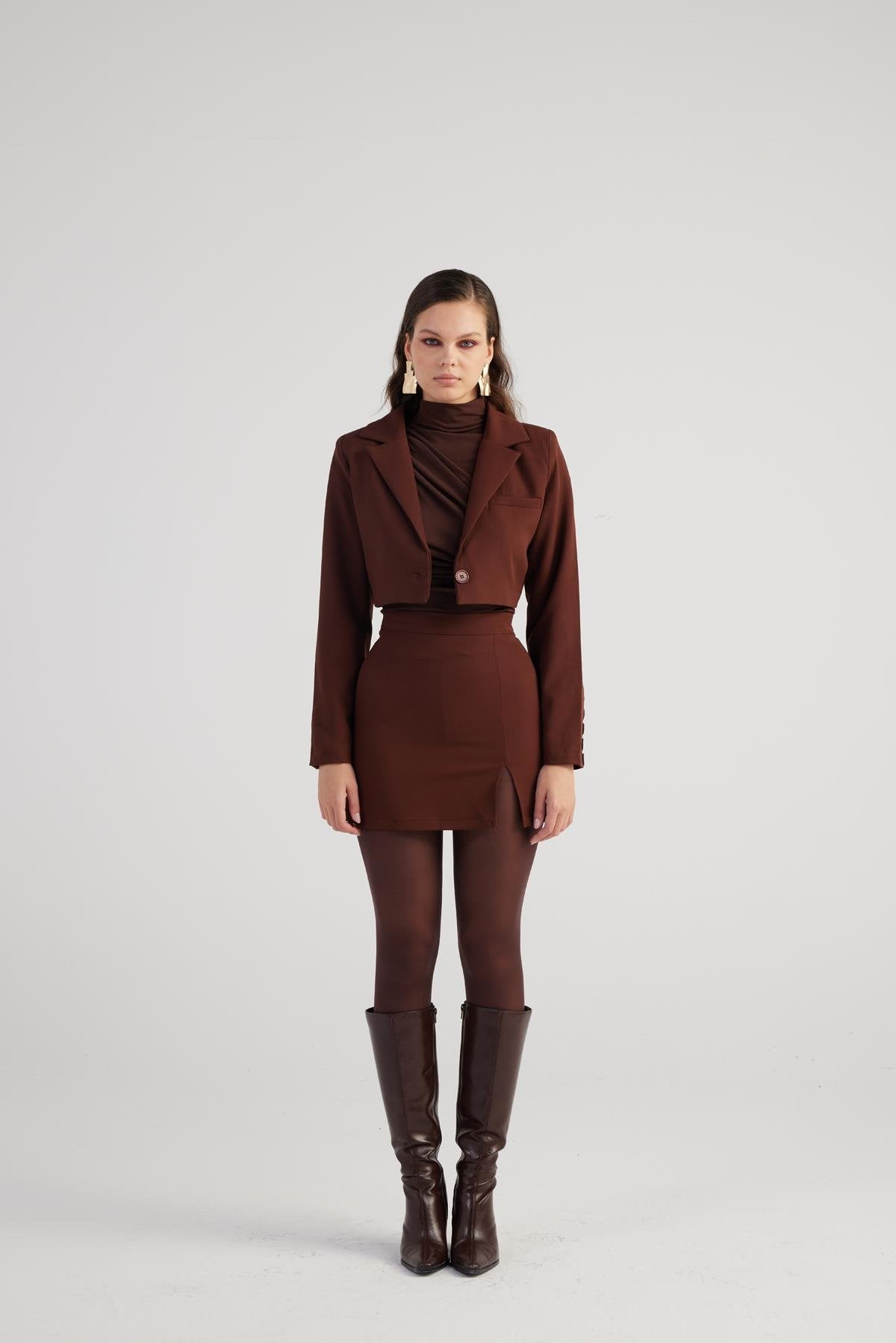 Vatkalı Atlas Kumaş Crop Model Panky Ceket Kahverengi