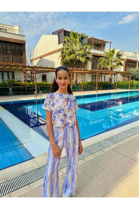 Çiçek Desenli Bluz Batik Desenli Rahat Pantolon Takım MOR 12 Yaş
