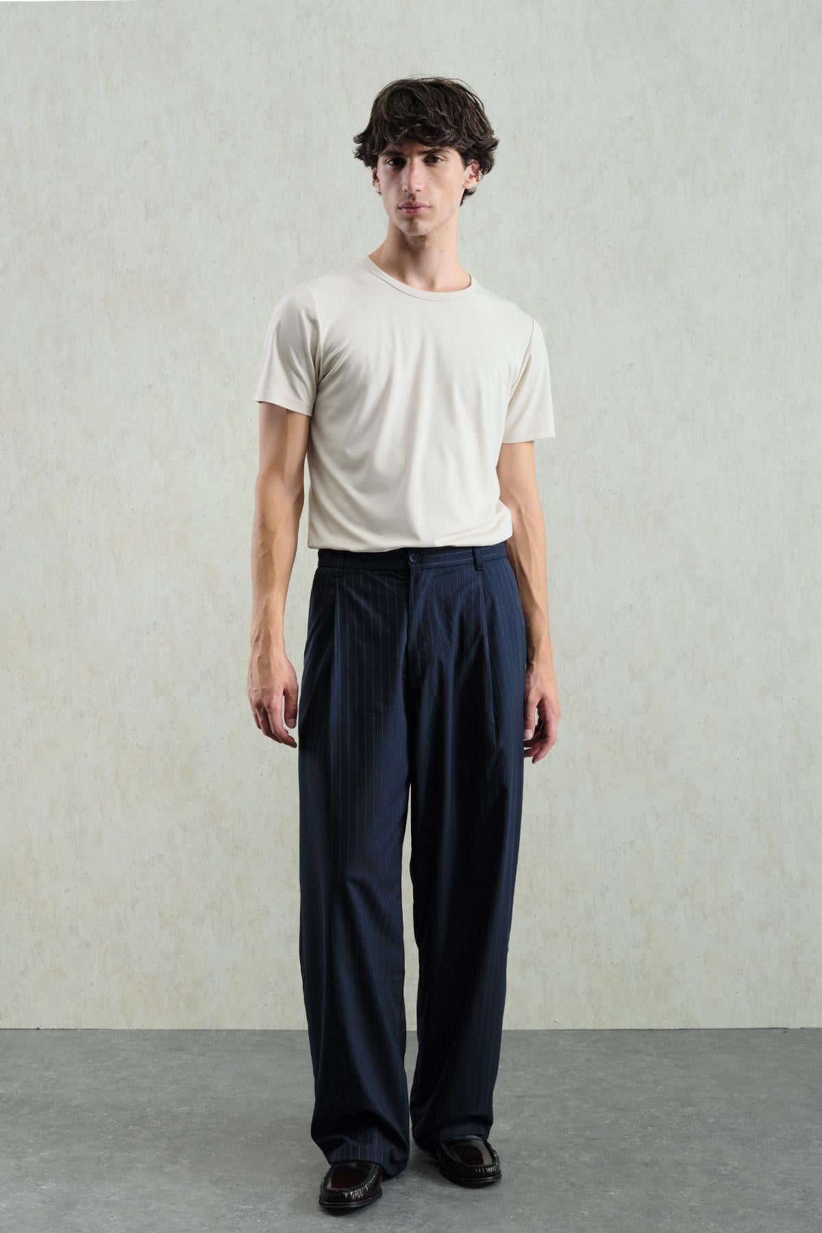 ÇİZGİLİ KLASİK PİLİLİ LACİVERT PANTOLON