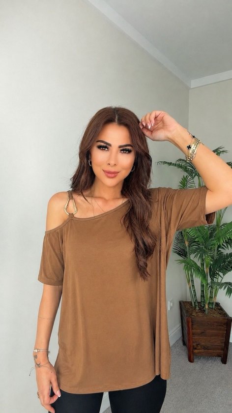 Kadın Kısa Kollu Tek Omuzdan Askılı Toka Detaylı Viskon Bluz