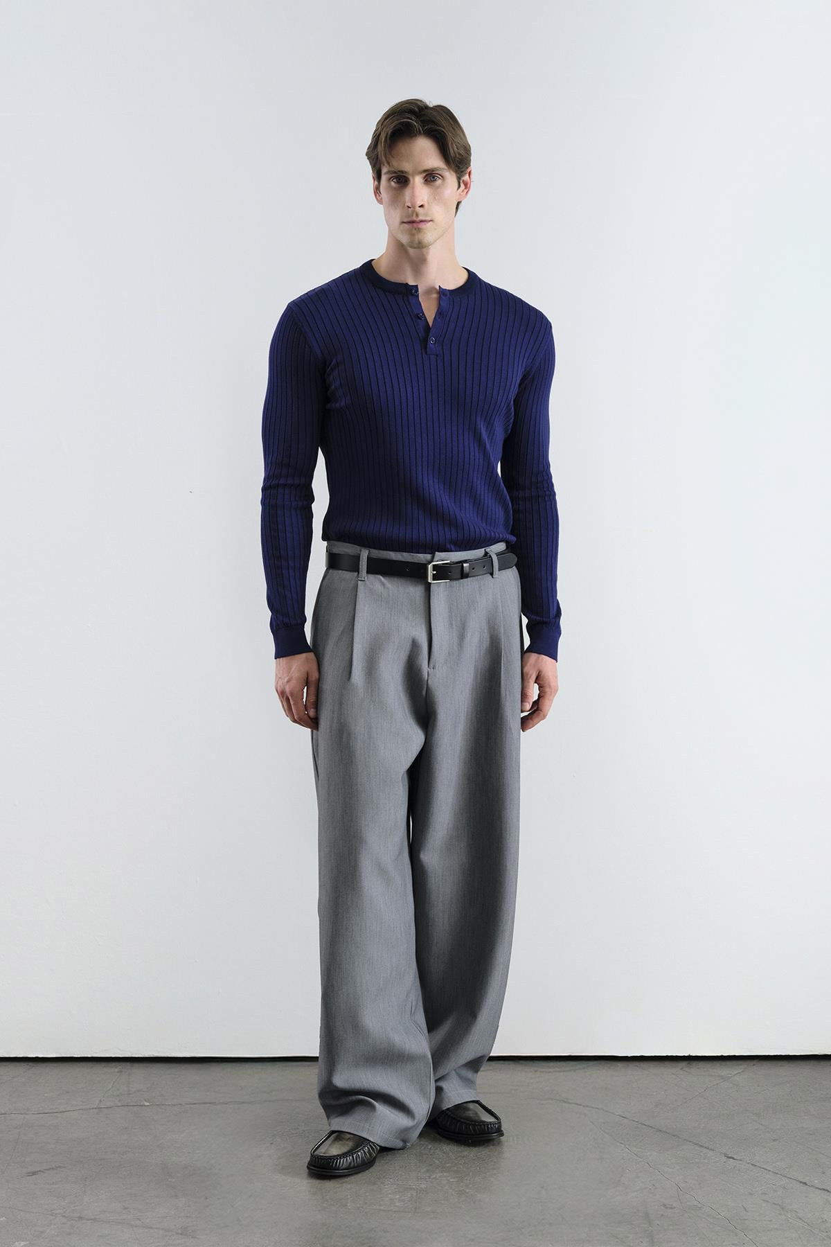 DAR KESİM DÜĞMELİ LACİVERT TRİKO