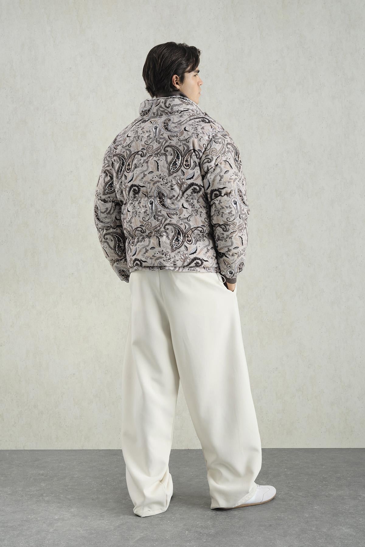 DESENLİ KADİFE ŞİŞME BEJ MONT