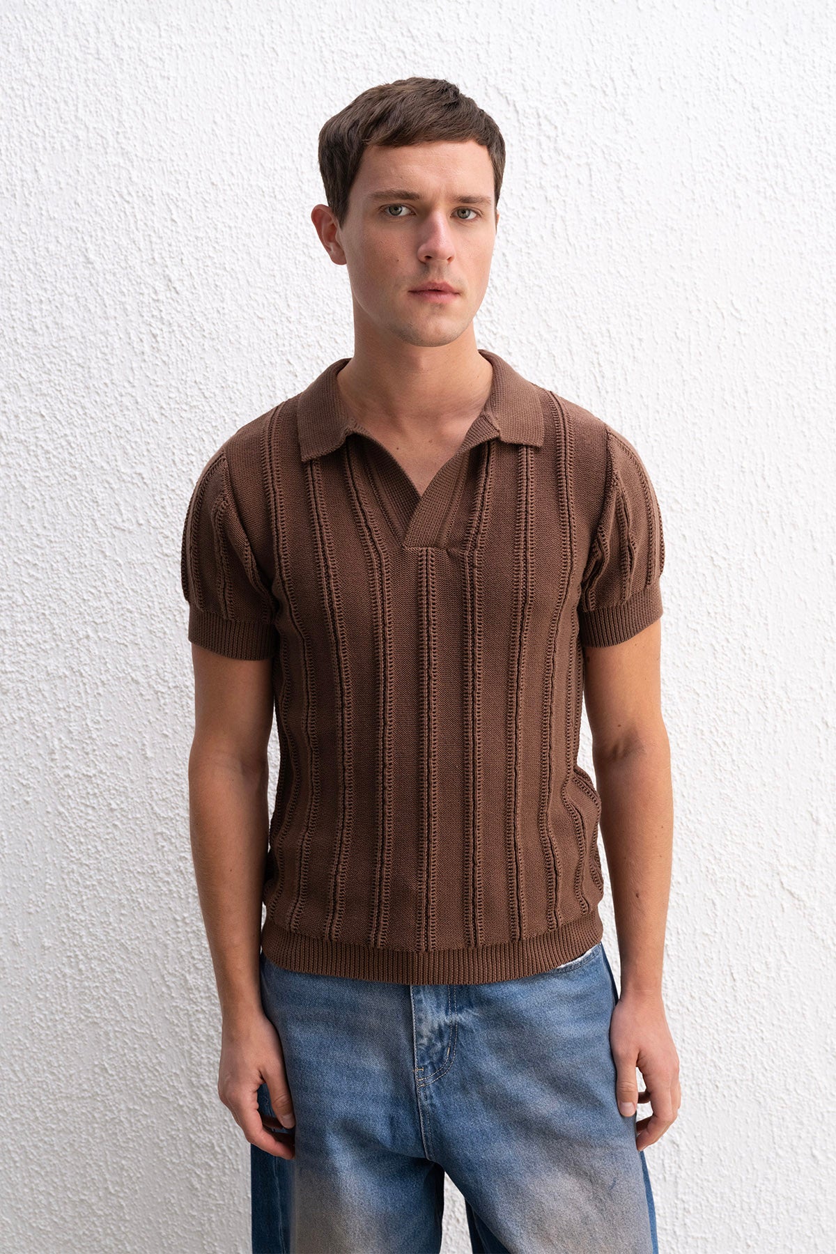 DOKULU POLO YAKA TRİKO KAHVERENGİ T-SHIRT