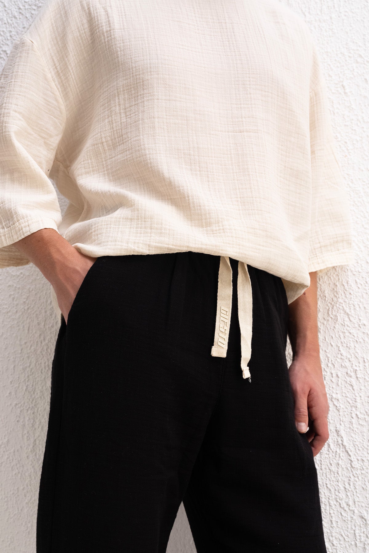 DÖKÜMLÜ BAĞCIK DETAYLI SİYAH PANTOLON - SİYAH XL