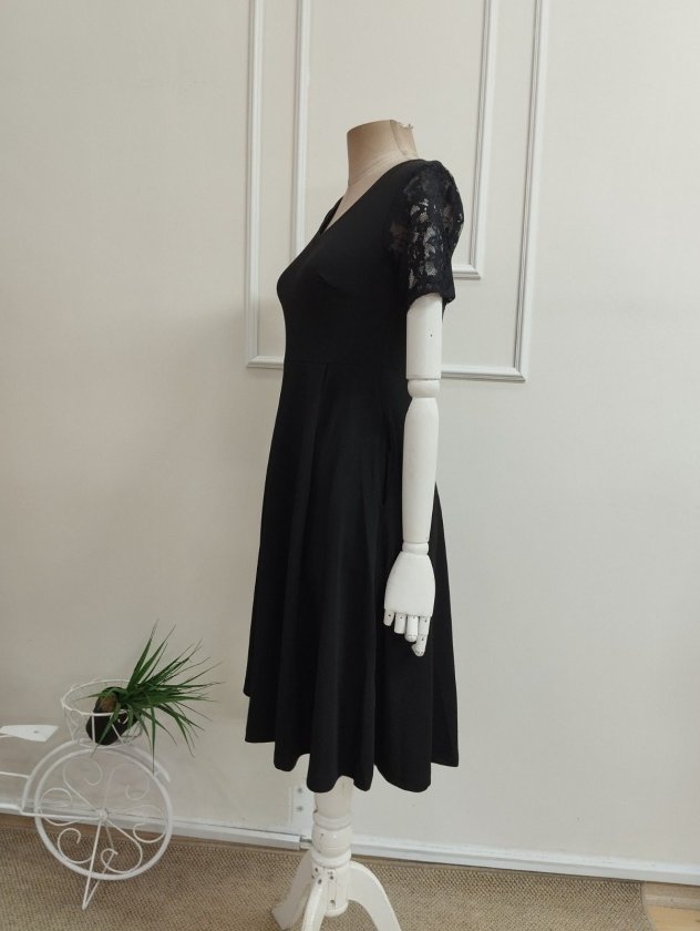 Kadın Kısa Kollu V Yakalı Kısa Janjan Krep Elbise