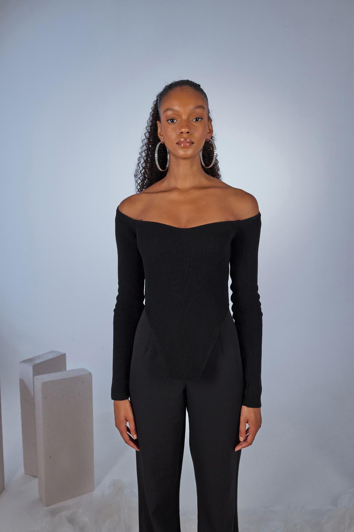 Uzun Kol Kalp Yaka Rolla Kazak Siyah