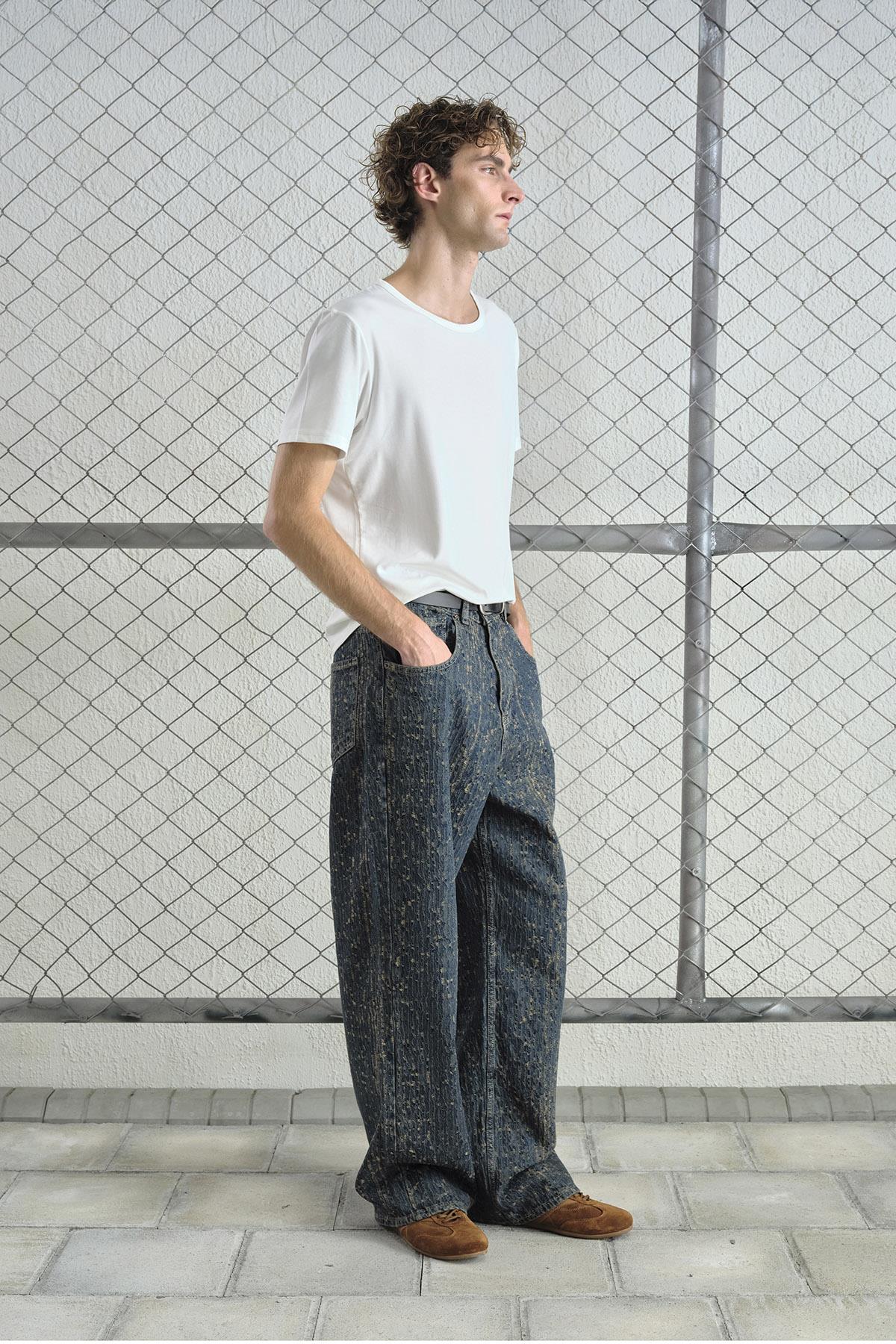 EFEKTLİ DÖKÜMLÜ LACİVERT JEAN