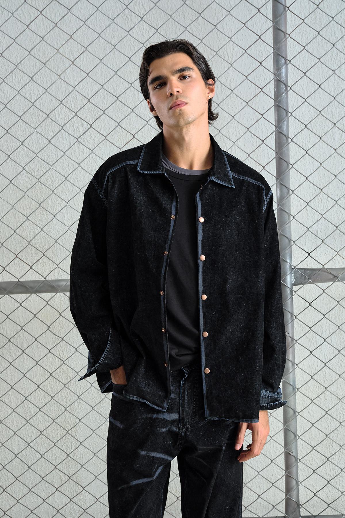 EFEKTLİ KADİFE KAPLAMA DENIM SİYAH GÖMLEK