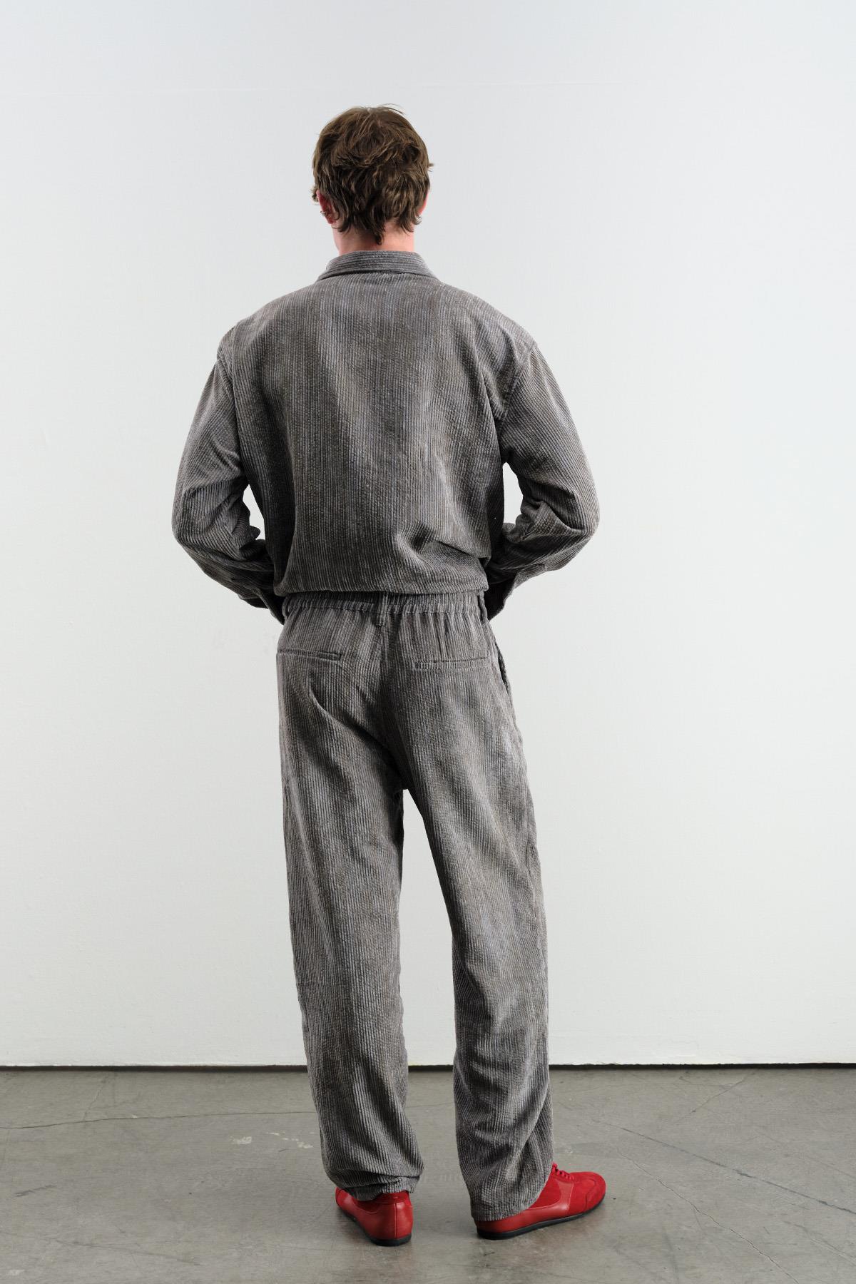 EFEKTLİ PİLİLİ KADİFE ANTRASİT PANTOLON