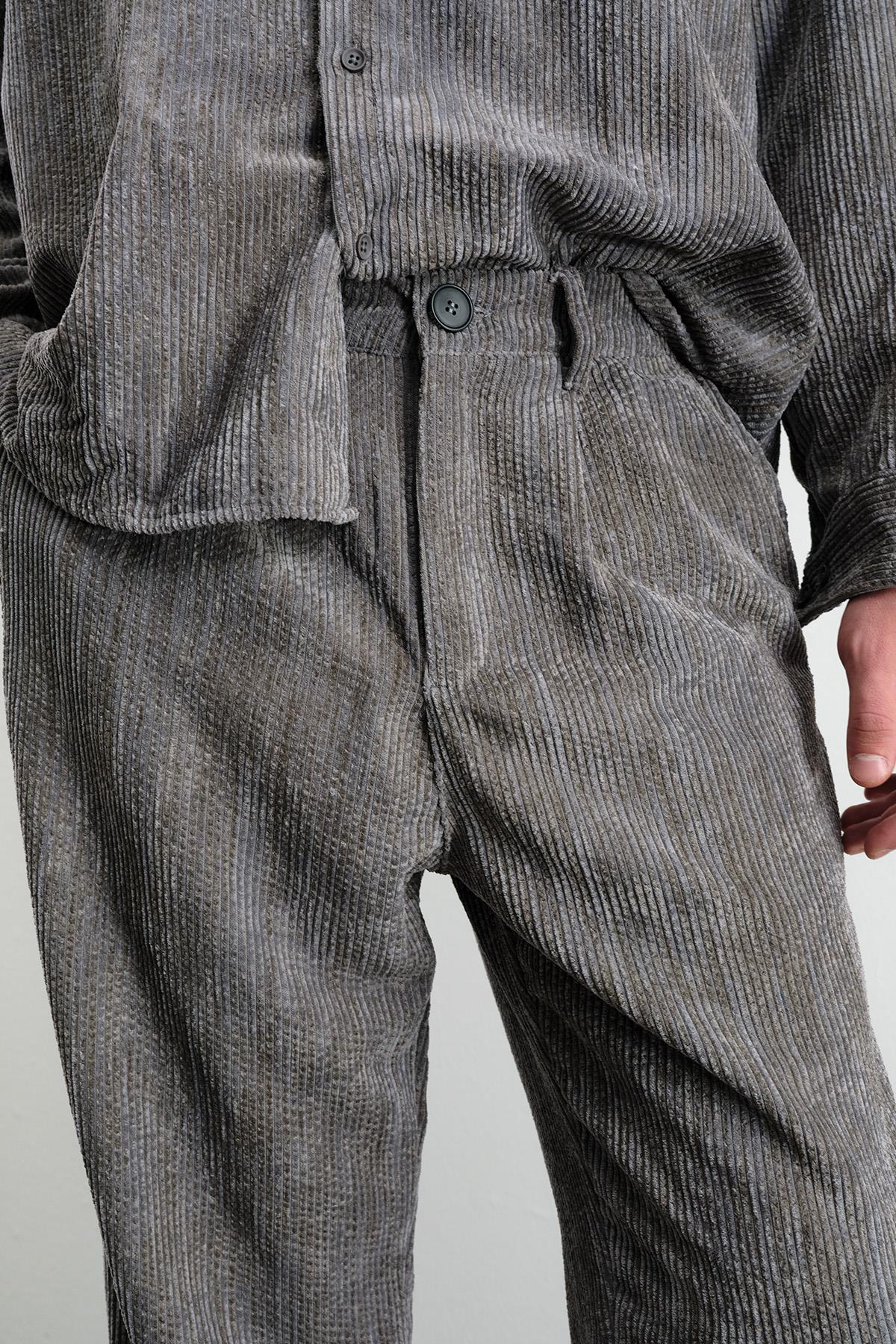 EFEKTLİ PİLİLİ KADİFE ANTRASİT PANTOLON